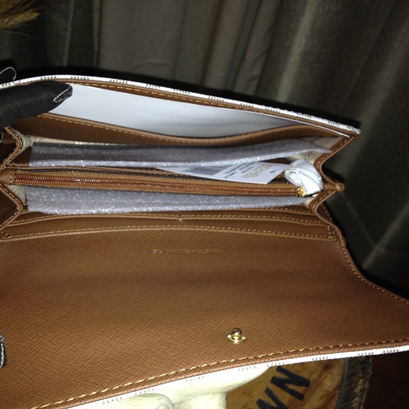 SOLD SOLD & Gold Saffiano Leather - Picture 5 of 8